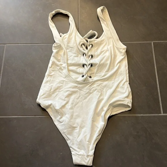 Zara white swimsuit - Picture 3 of 4